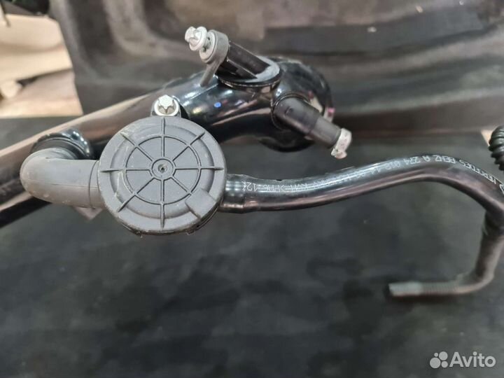 Патрубок впускного коллектора Mercedes W204 M274