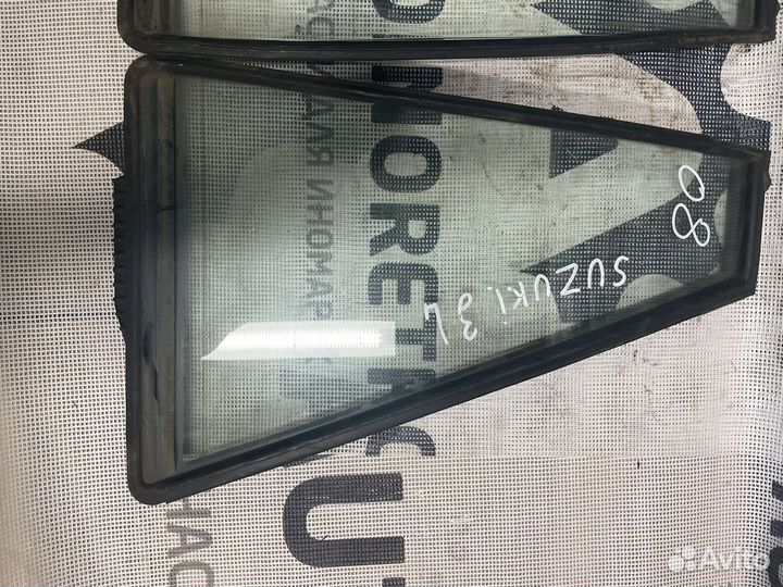 Форточка двери левая правая Suzuki Grand Vitara