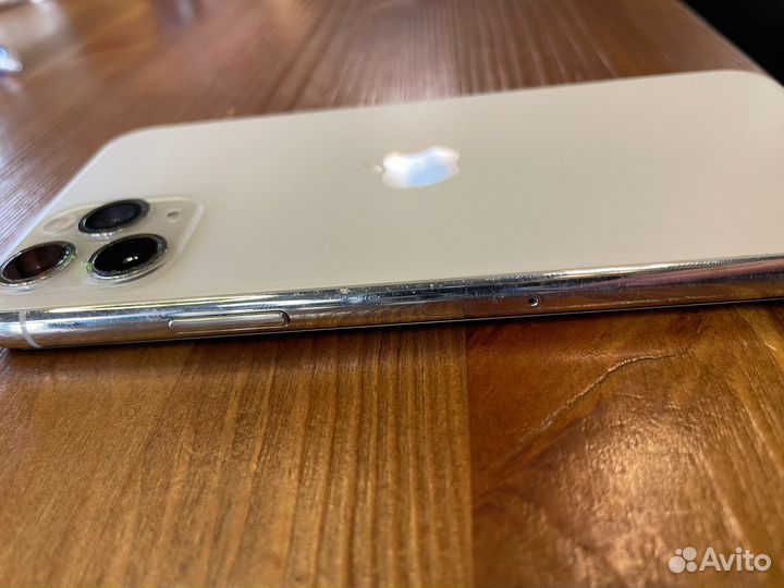 iPhone 11 Pro, 64 ГБ