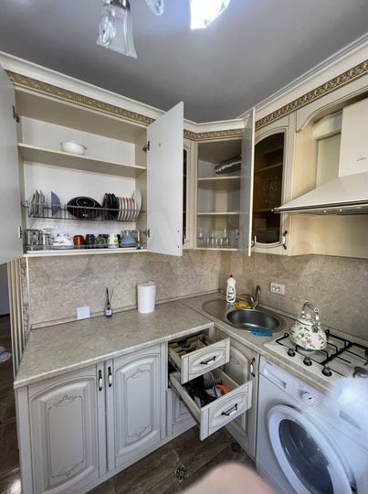 2-к. квартира, 55 м², 6/10 эт.