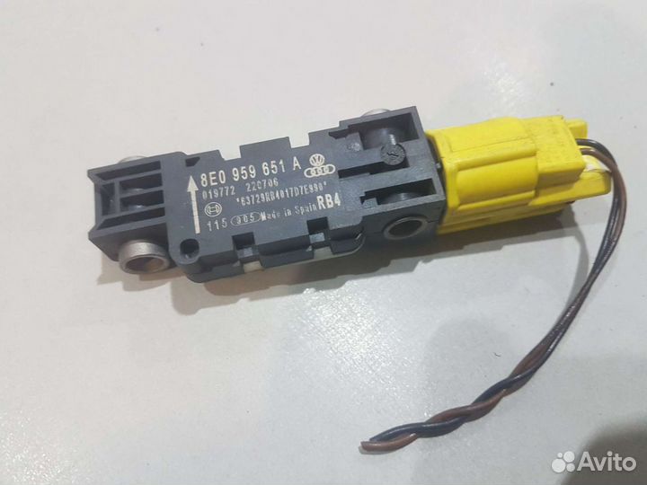 Датчик удара air-bag ауди а8 audi s8