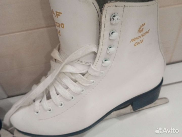 Коньки фигурные женские graf