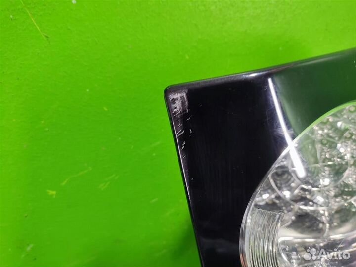 Фонарь задний наружный правый Land Rover Discover