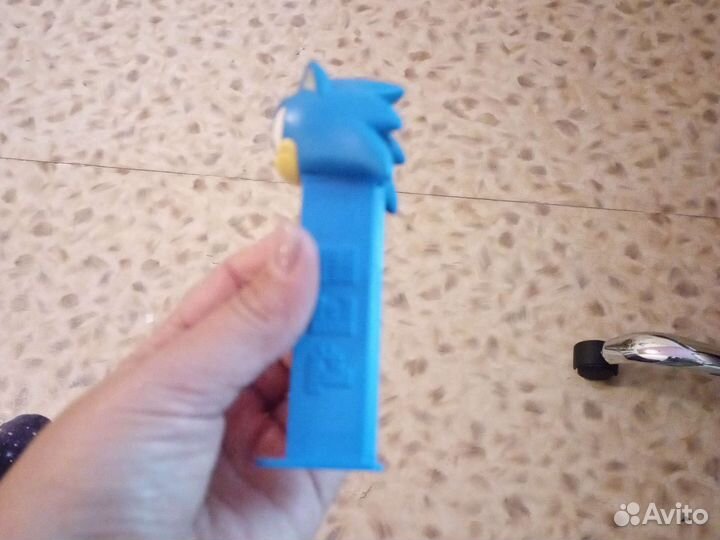 Выдаватель конфет PEZ