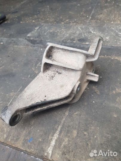 Кронштейн кпп двс chevrolet cruze