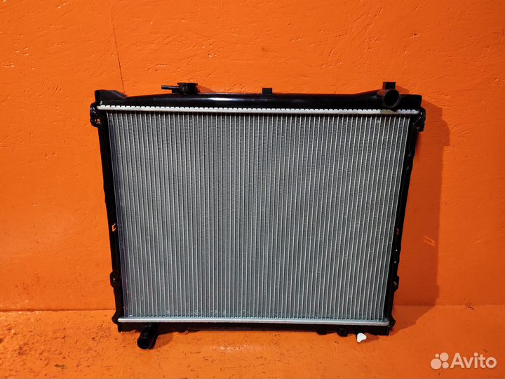 Радиатор двигателя mazda MPV LV*
