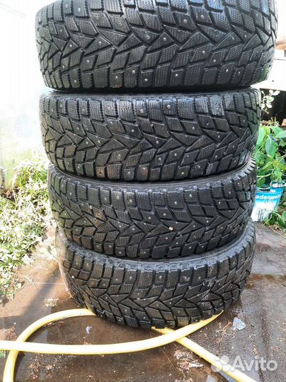Dunlop Grandtrek Ice 02 215/60 R17