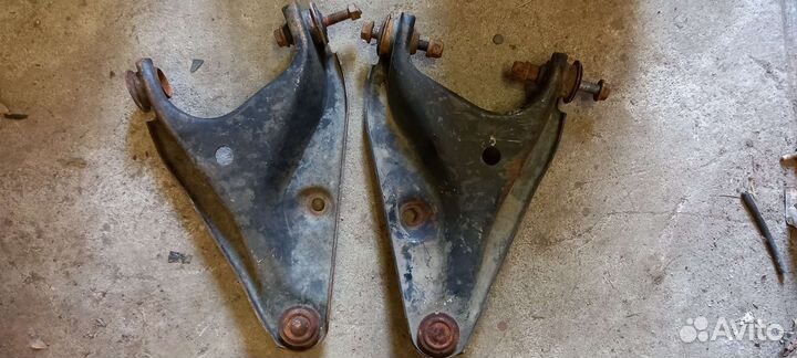 Рычаг подвески передний renault Logan Largus