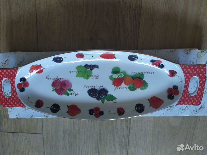 Новая посуда.Блюдо,чайная пара фарфор и пр