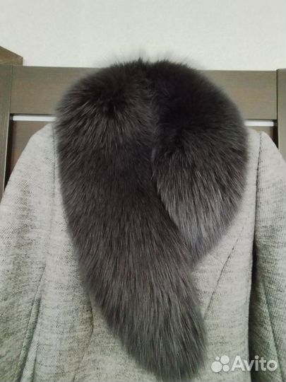 Пальто женское зимнее 42 р с натуральным мехом