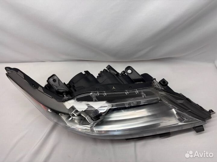 Фара правая Lexus ES XV60 8110533C90