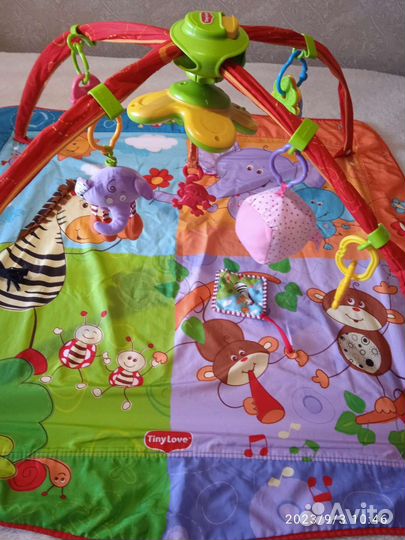 Развивающий коврик tiny love