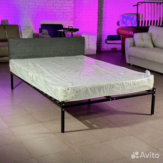 Кровать металлическая