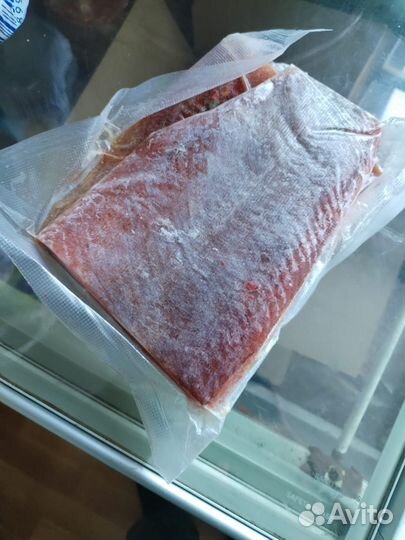 С Охотска свежая продукция красная рабка и икра. В