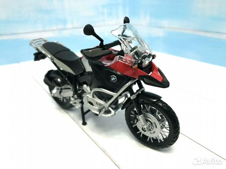 Модель мотоцикла BMW R1200GS 1/12