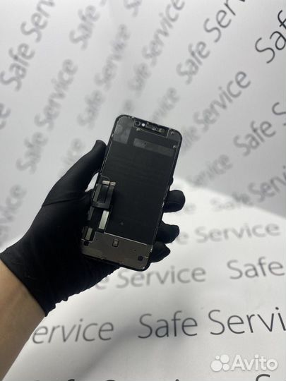 Оригинальный дисплей на iPhone 11 снятый