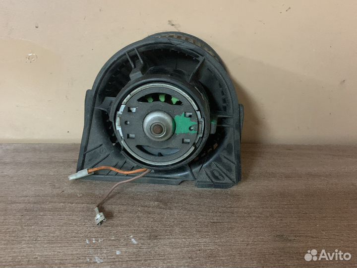 Моторчик печки Опель Вектра В (2.0)