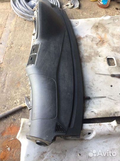 Торпедо панель приборов BMW (E39)