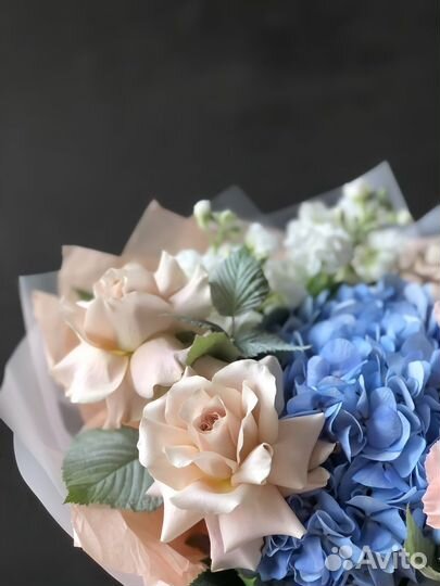 Букет цветы с гортензией