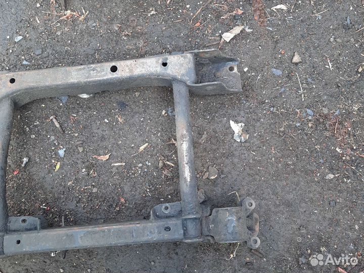 Подрамник Mercedes ML W163