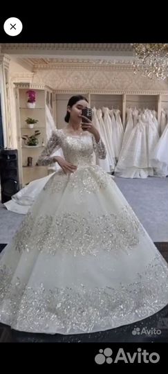 Свадебное платье пышное со шлейфом