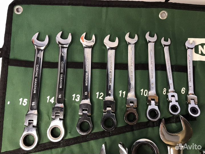 Набор трещоточных ключей с шарниром