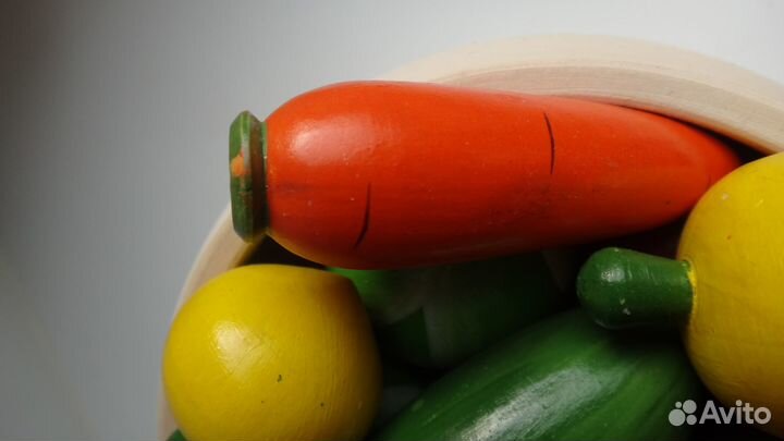 Деревянные овощи с мисочке