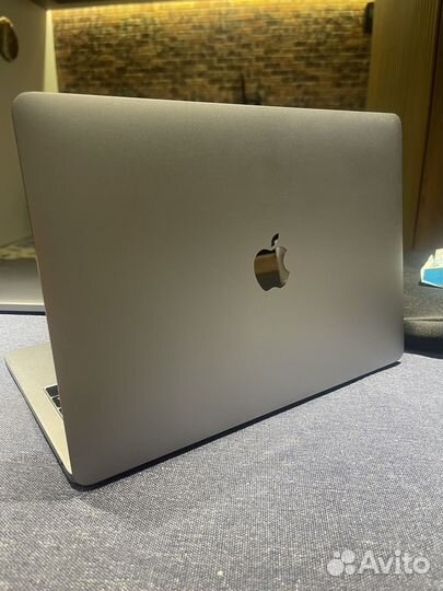 Apple macbook pro 13 2019