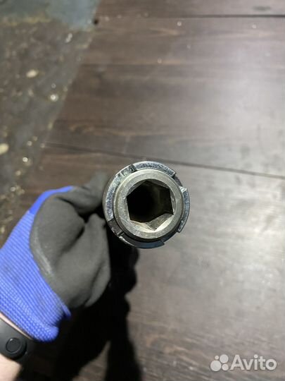 Ось маятника для kawasaki z900 17-19