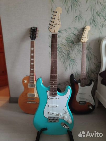 Электрогитара Fhotogenic Stratocaster.Новая.обмен