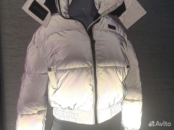 Пуховик женский укороченный светоотражающий m