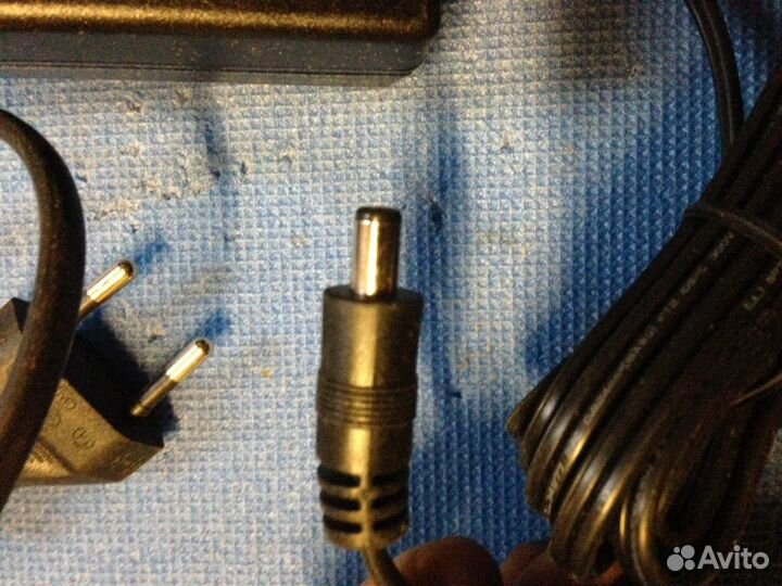 Адаптер (блок питания)