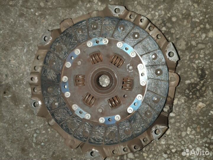 Корзина сцепления и диск Мицубиши Каризма