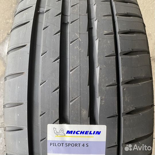 Michelin Pilot Sport 4 S 245/45 R20