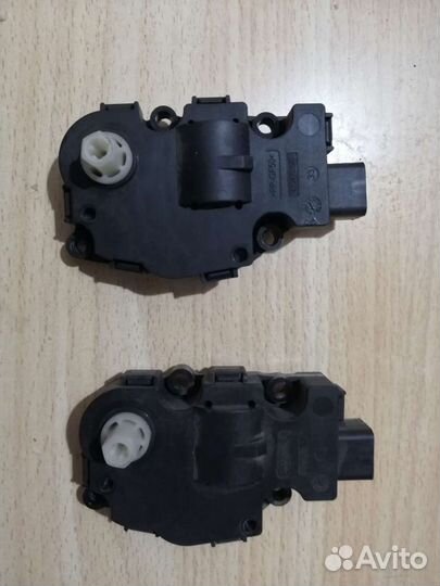 Моторчик заслонки отопителя