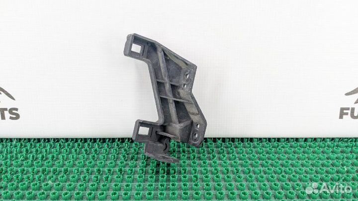 Крепление фары переднее левое Nissan Avenir RW11