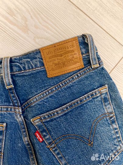 Джинсы женские levis