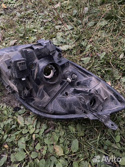Фара правая toyota yaris
