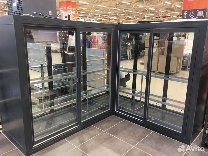 Угловой холодильник для цветов