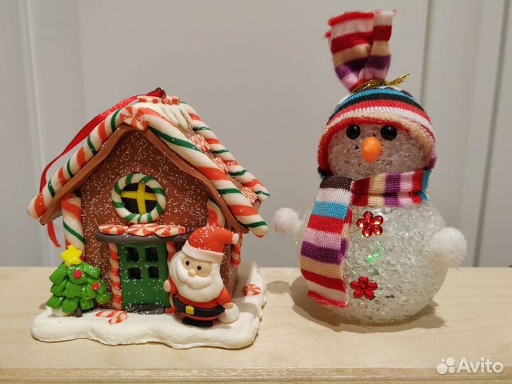 Новогодние статуэтки фигурки домик и снеговик