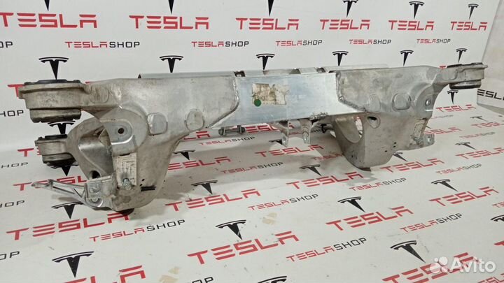 Подрамник задний Tesla Model S 2015 1009826-00-A