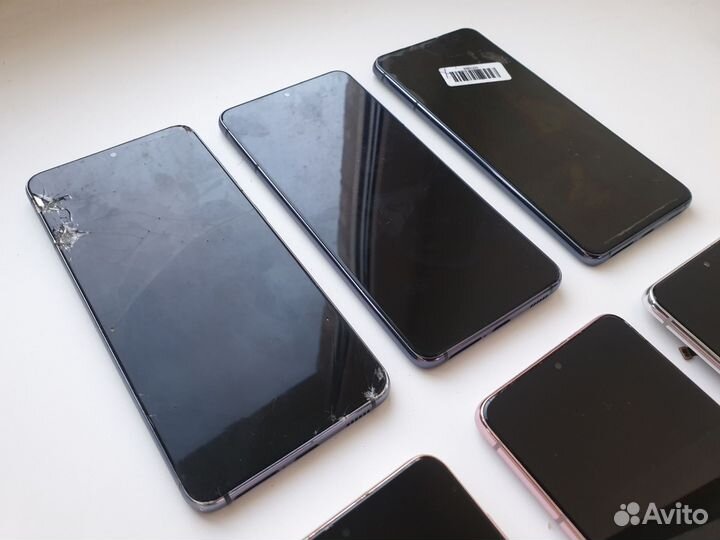 Дисплеи Samsung S21