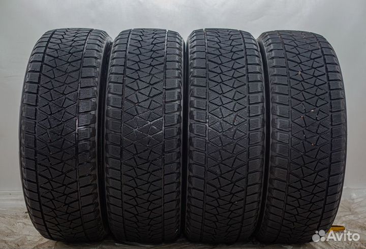 Bridgestone Blizzak DM-V2 235/55 R20 102T