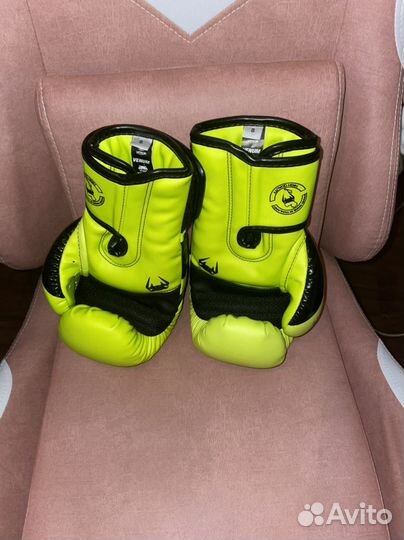 Боксерские перчатки