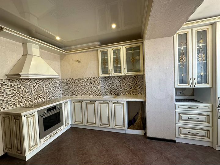 3-к. квартира, 71 м², 5/10 эт.