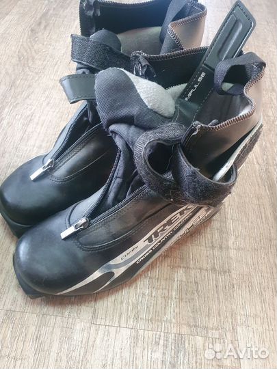 Лыжные ботинки