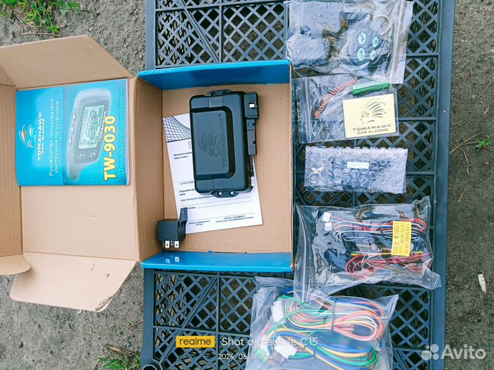 Автосигнализация tomahawk TW-9030полный комплект