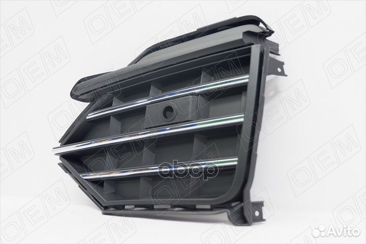 Решетка в бампер нижняя правая Volkswagen Touareg