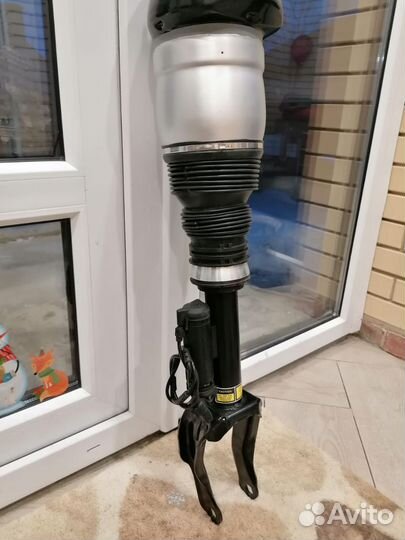 Передняя стойка амортизатора пневмостойка Mercedes