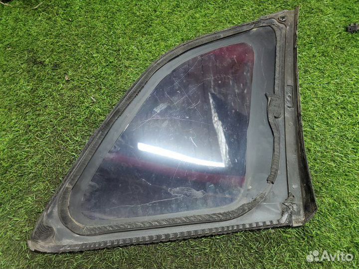 Стекло кузовное глухое заднее левое Suzuki Liana